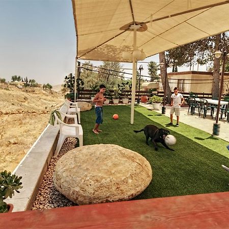 בית הארחה ערד 	נוף למדבר מראה חיצוני תמונה
